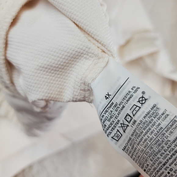 Old Navy High-Waisted StretchTech Water-Repellent Shorts Creme De La Creme BNWT - Picture 9 of 11